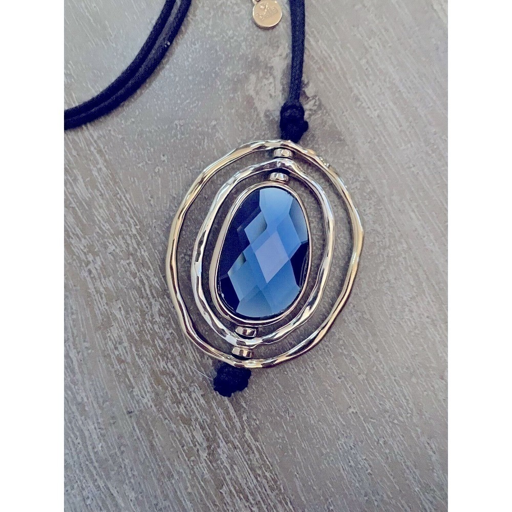 18 inch double sided black rope pendant necklace surrounded by gold look circles